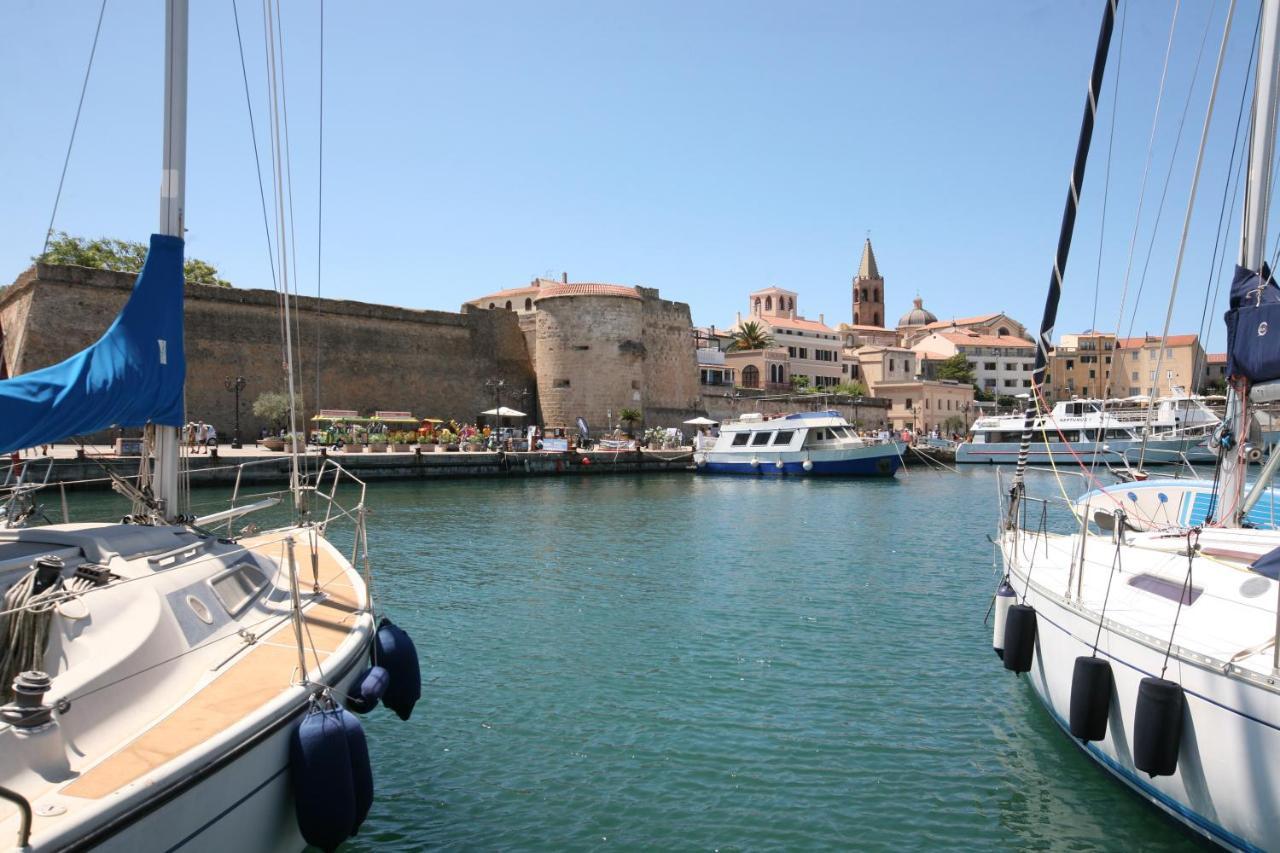 Piper'S Boat Hotel Alghero Esterno foto